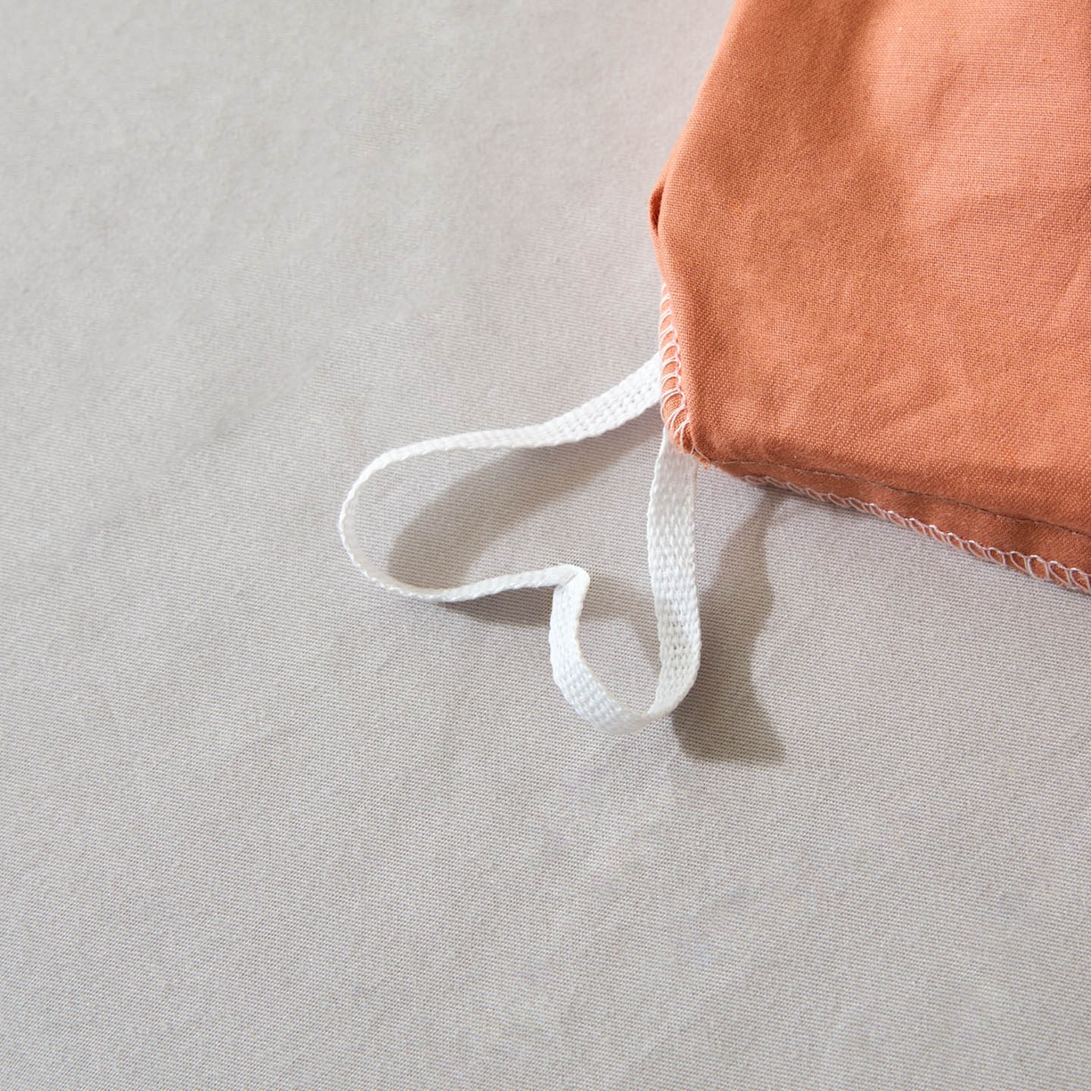 91家纺网 家纺一手货源 找家纺 泽西家纺+V17798841158发大图 2026新品A类全棉13376简约纯色双拼全棉四件套单被套枕套三件套 西柚橙+银河灰