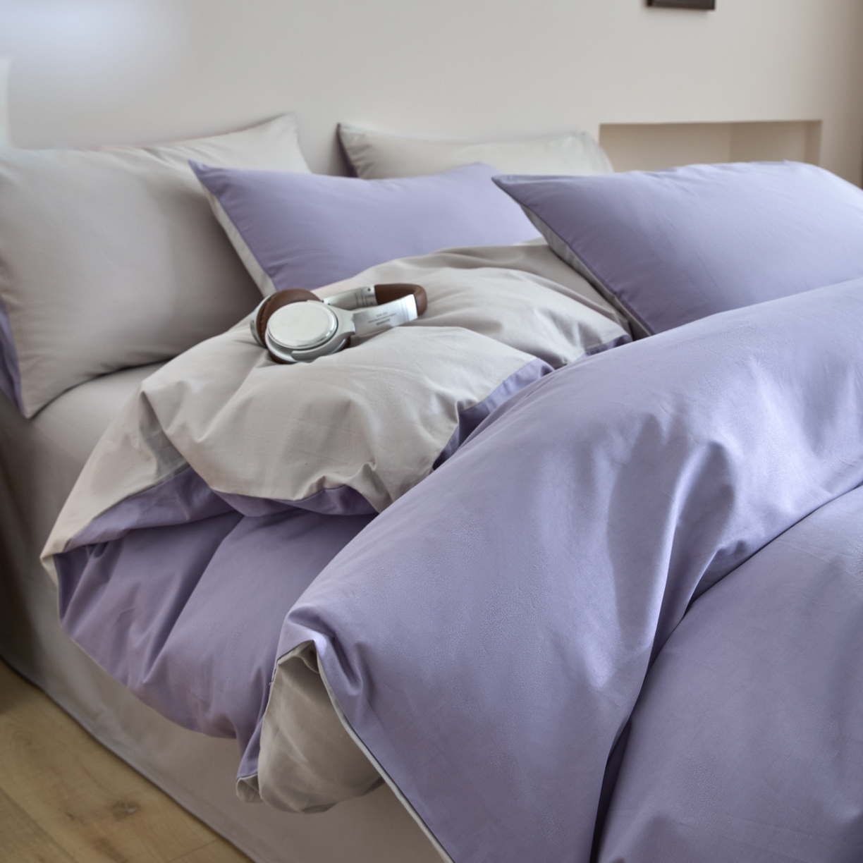 91家纺网 家纺一手货源 找家纺 泽西家纺+V17798841158发大图 2026新品A类全棉13376简约纯色双拼全棉四件套单被套枕套三件套 香芋紫+银河灰