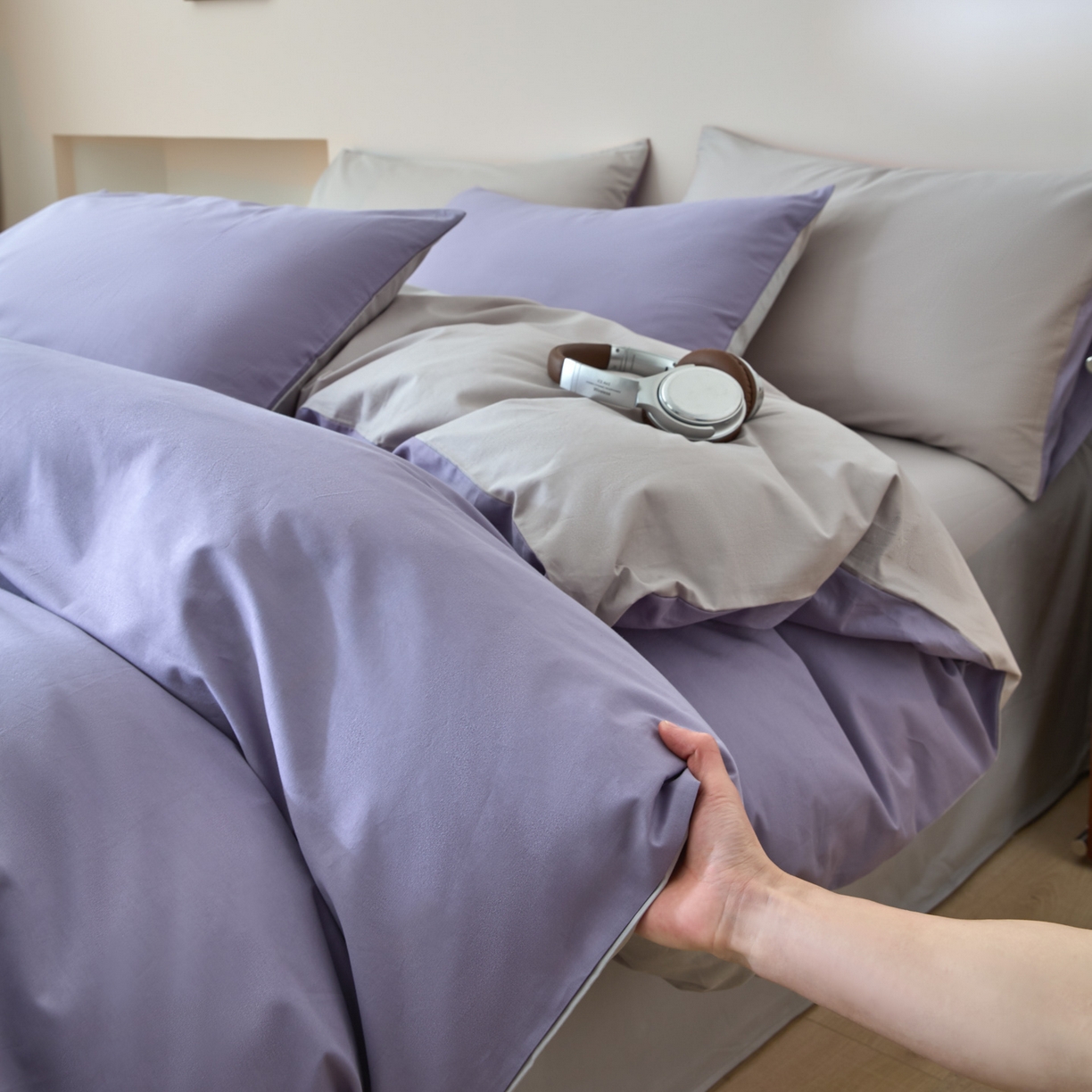 91家纺网 家纺一手货源 找家纺 泽西家纺+V17798841158发大图 2026新品A类全棉13376简约纯色双拼全棉四件套单被套枕套三件套 香芋紫+银河灰