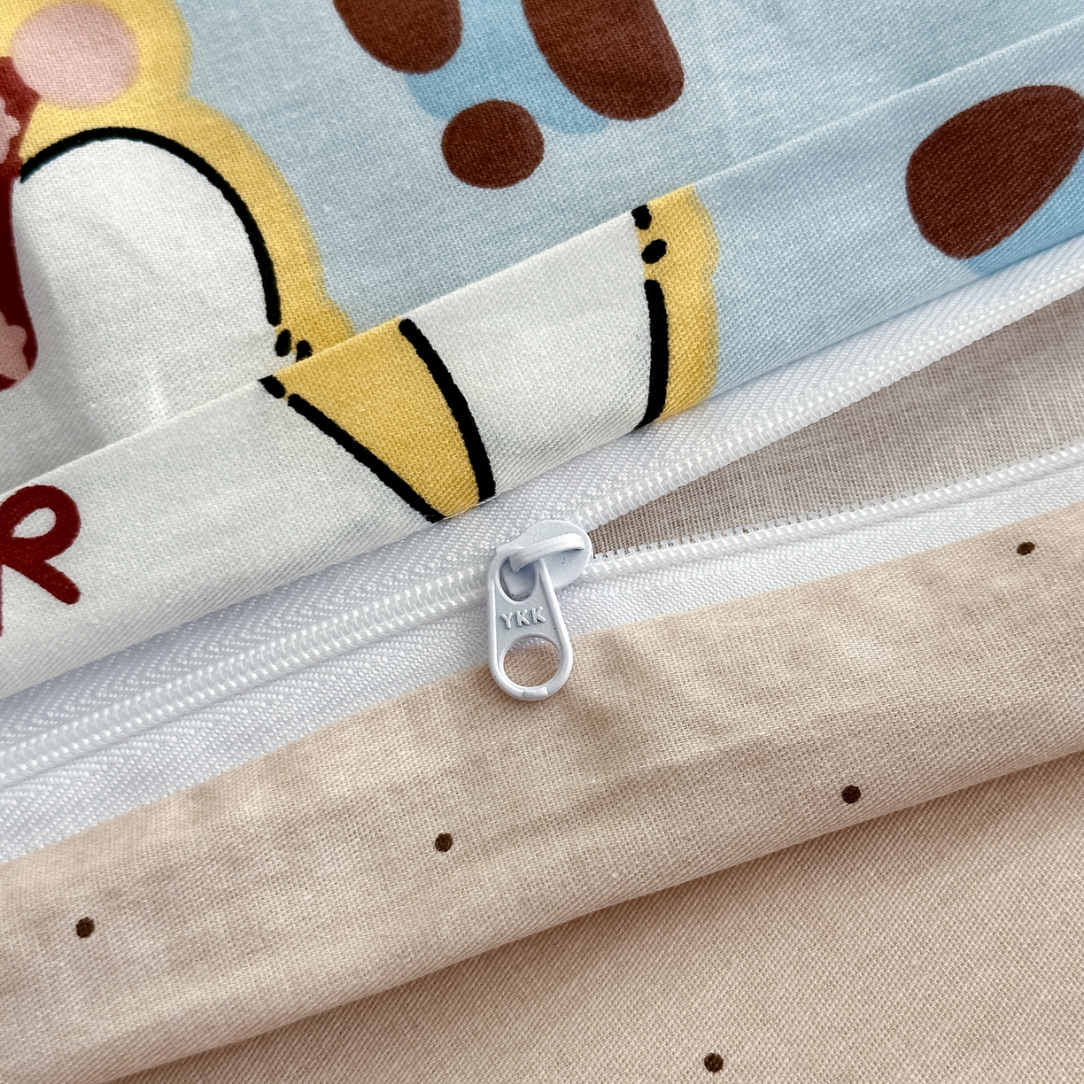 91家纺网 家纺一手货源 找家纺 乐童家纺 2026新款全棉网红直播爆款吊边一字绣工艺款四件套 豹纹奶喵-蓝