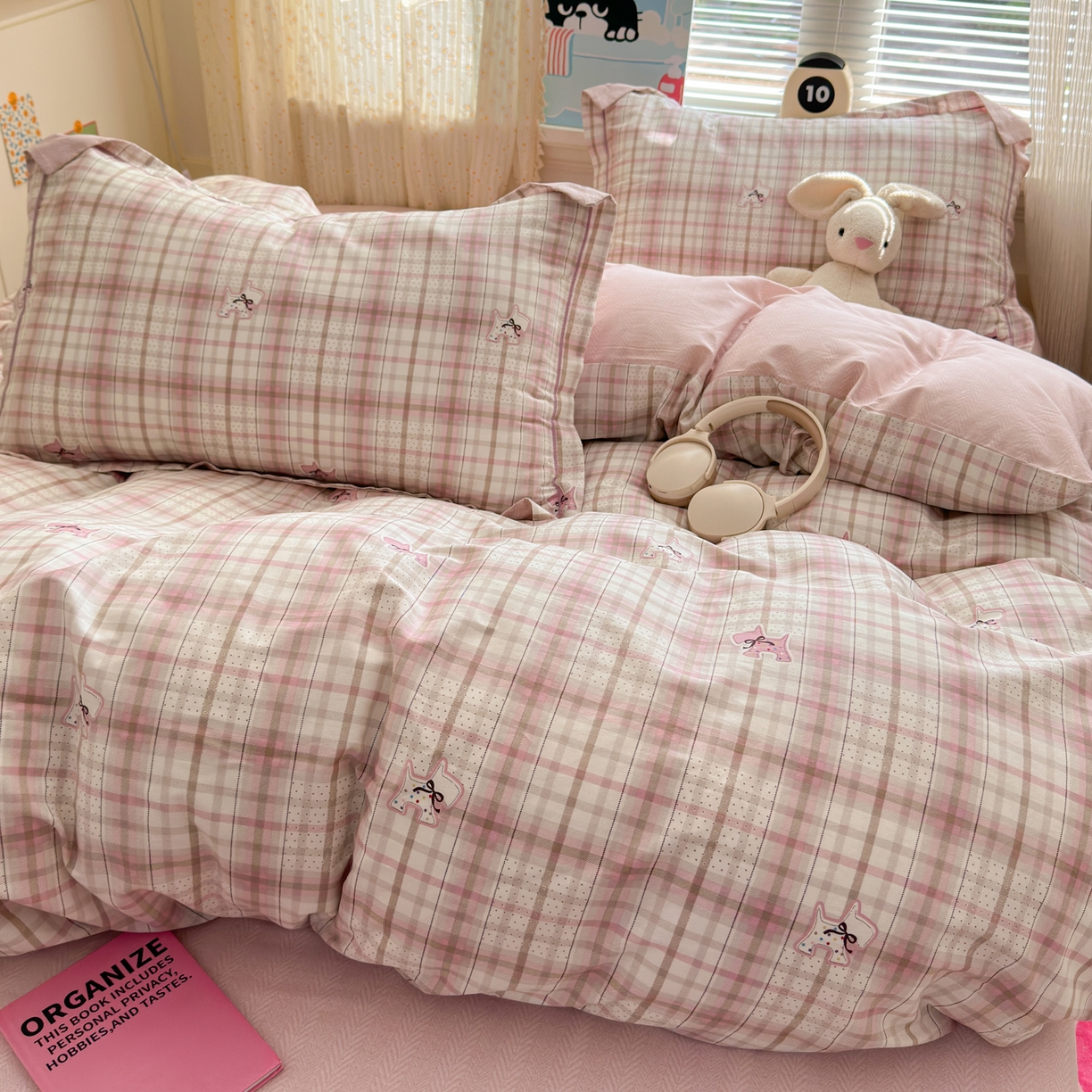 91家纺网 家纺一手货源 找家纺 乐童家纺 2026新款全棉网红直播爆款吊边一字绣工艺款四件套 超能小柴