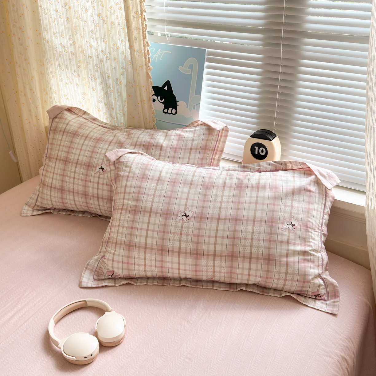 91家纺网 家纺一手货源 找家纺 乐童家纺 2026新款全棉网红直播爆款吊边一字绣工艺款四件套 超能小柴