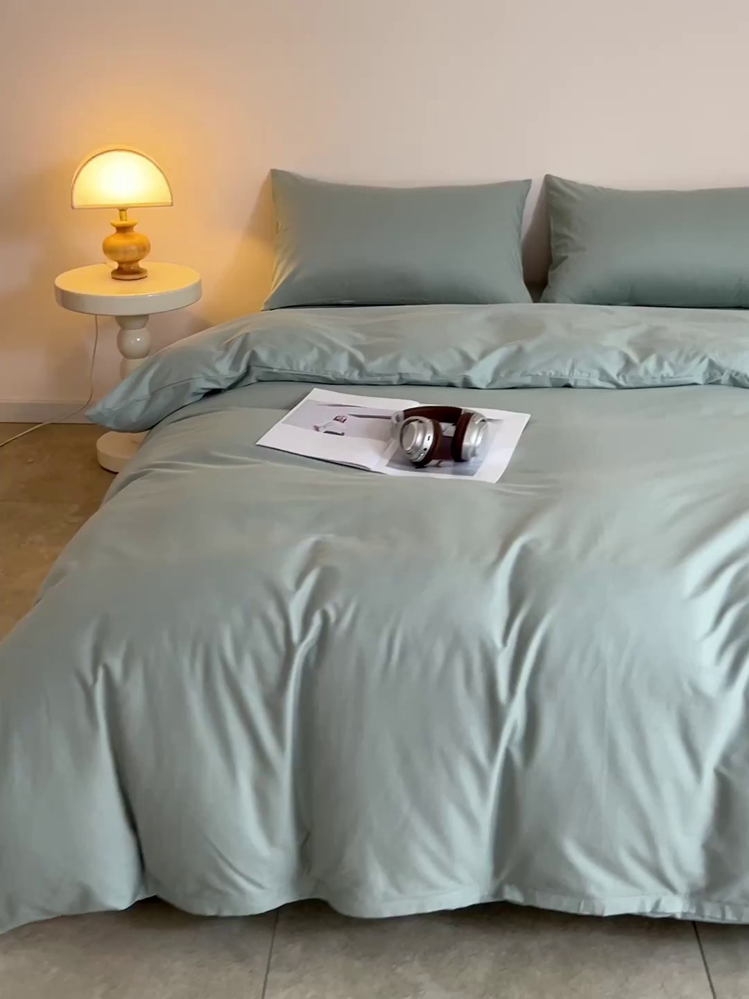 91家纺网 家纺一手货源 找家纺 泽西家纺+V17798841158发大图 2026新品A类全棉13376简约纯色双拼全棉四件套单被套枕套三件套 豆绿