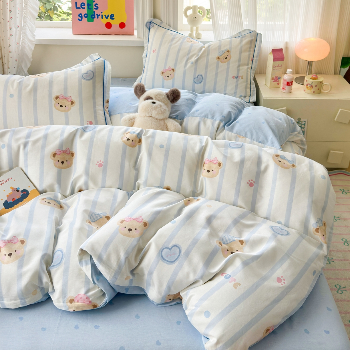 91家纺网 家纺一手货源 找家纺 乐童家纺 2026新款全棉网红直播爆款吊边一字绣工艺款四件套 快乐小熊