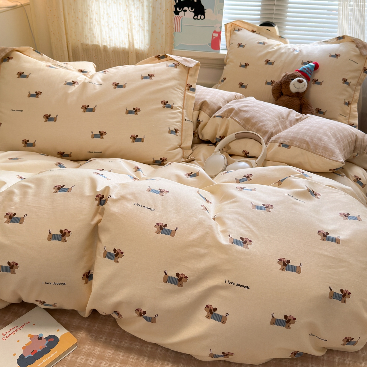 91家纺网 家纺一手货源 找家纺 乐童家纺 2026新款全棉网红直播爆款吊边一字绣工艺款四件套 腊肠小狗