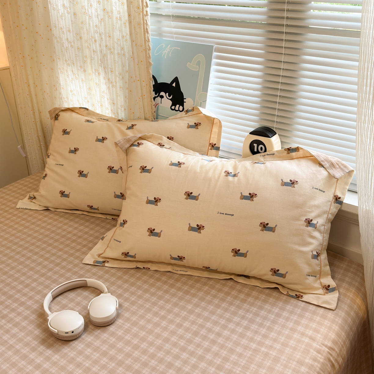 91家纺网 家纺一手货源 找家纺 乐童家纺 2026新款全棉网红直播爆款吊边一字绣工艺款四件套 腊肠小狗