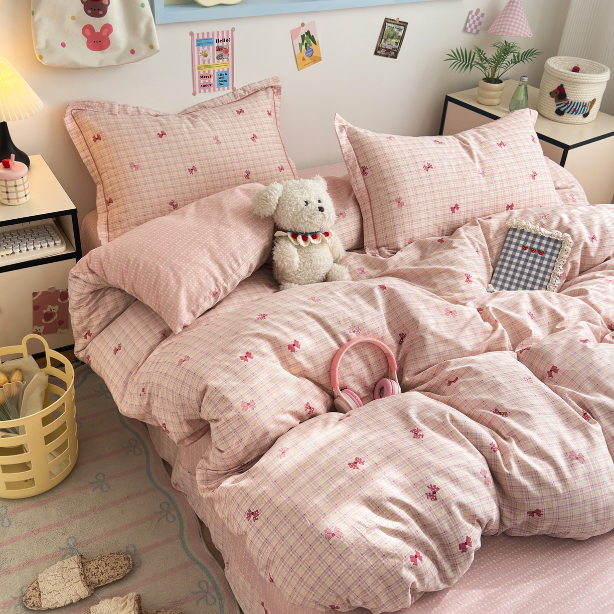 91家纺网 家纺一手货源 找家纺 乐童家纺 2026新款全棉网红直播爆款吊边一字绣工艺款四件套 少女蝴蝶结