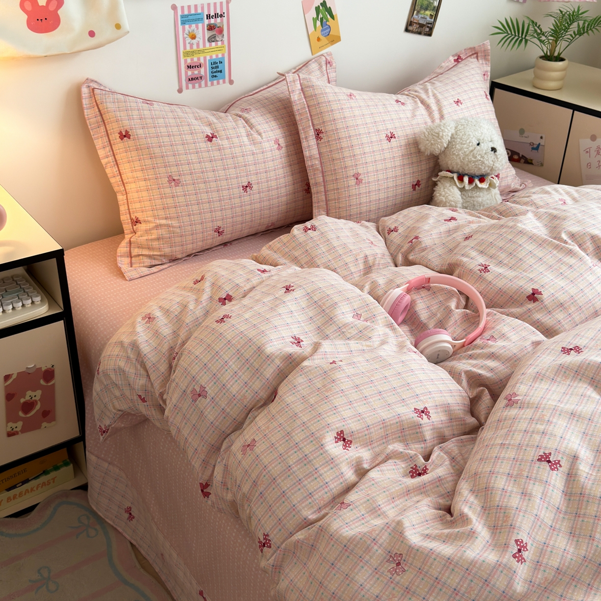 91家纺网 家纺一手货源 找家纺 乐童家纺 2026新款全棉网红直播爆款吊边一字绣工艺款四件套 少女蝴蝶结