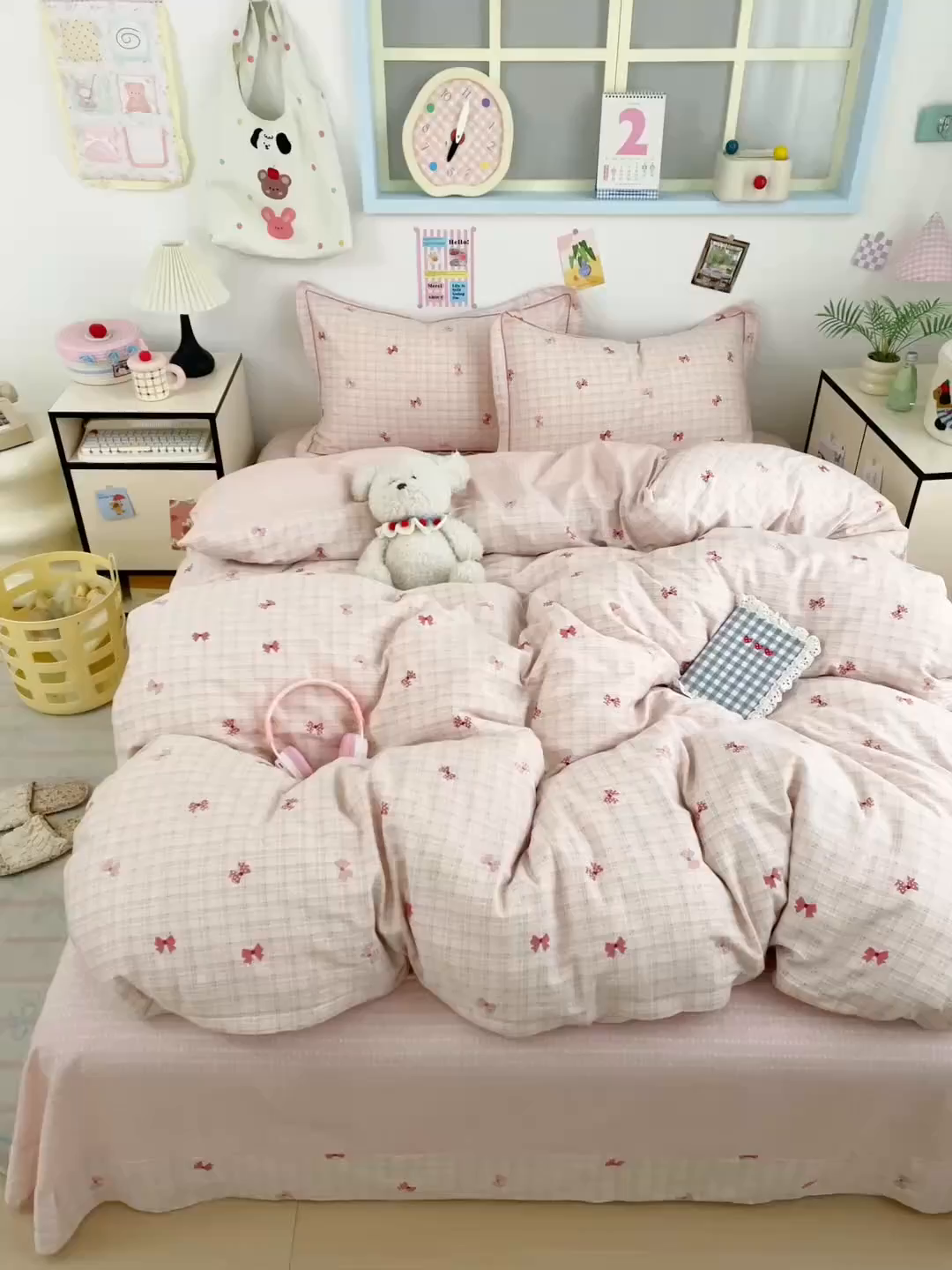 91家纺网 家纺一手货源 找家纺 乐童家纺 2026新款全棉网红直播爆款吊边一字绣工艺款四件套 少女蝴蝶结