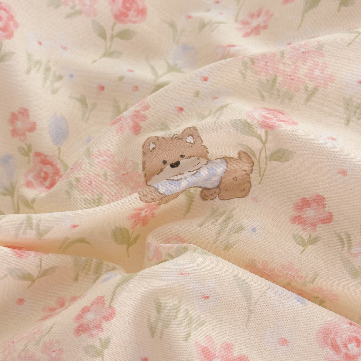 91家纺网 家纺一手货源 找家纺 乐童家纺 2026新款全棉网红直播爆款吊边一字绣工艺款四件套 甜莓手记