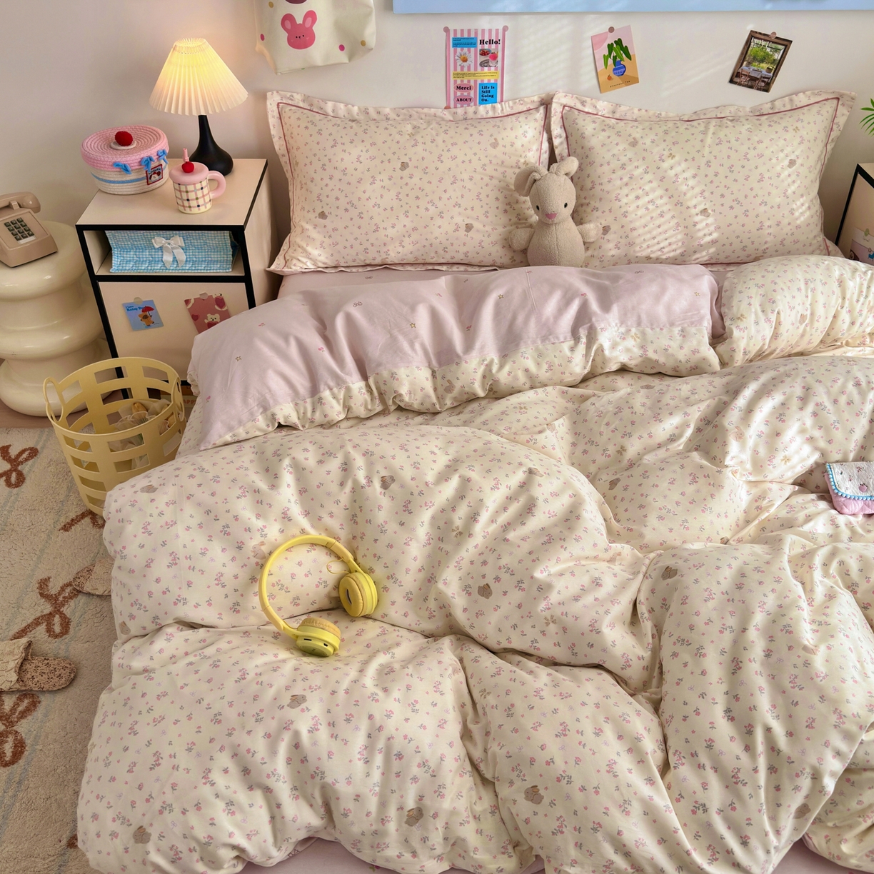 91家纺网 家纺一手货源 找家纺 乐童家纺 2026新款全棉网红直播爆款吊边一字绣工艺款四件套 微花耳耳-粉