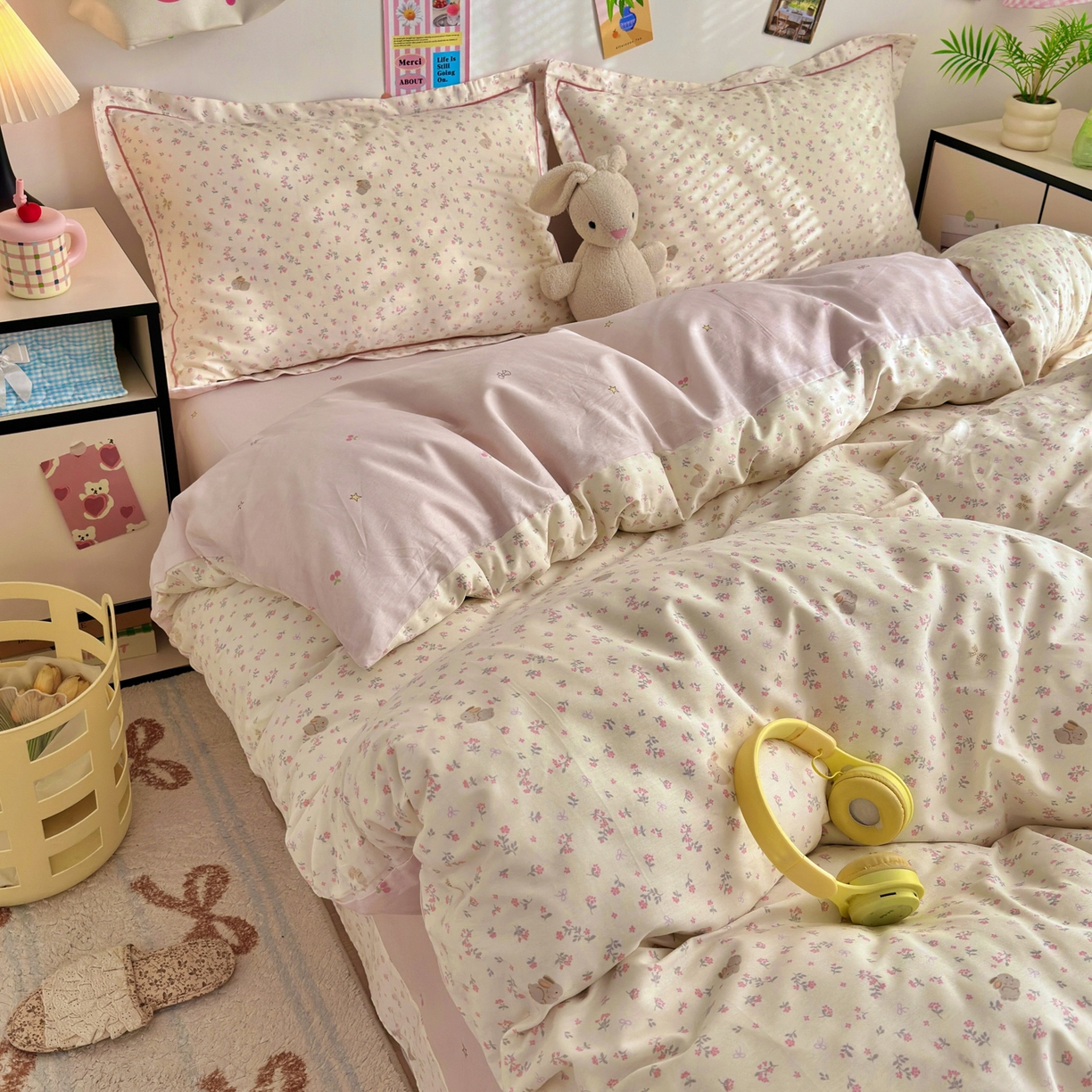 91家纺网 家纺一手货源 找家纺 乐童家纺 2026新款全棉网红直播爆款吊边一字绣工艺款四件套 微花耳耳-粉