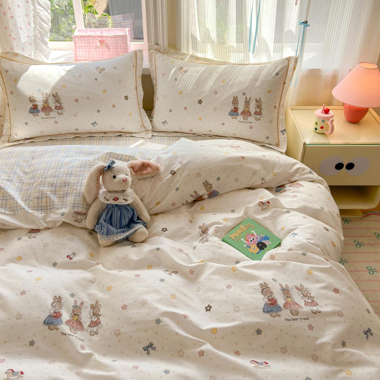 91家纺网 家纺一手货源 找家纺 乐童家纺 2026新款全棉网红直播爆款吊边一字绣工艺款四件套 珍妮小兔