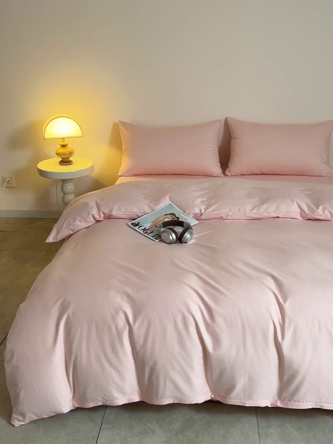 91家纺网 家纺一手货源 找家纺 泽西家纺+V17798841158发大图 2026新品A类全棉13376简约纯色双拼全棉四件套单被套枕套三件套 奶油粉