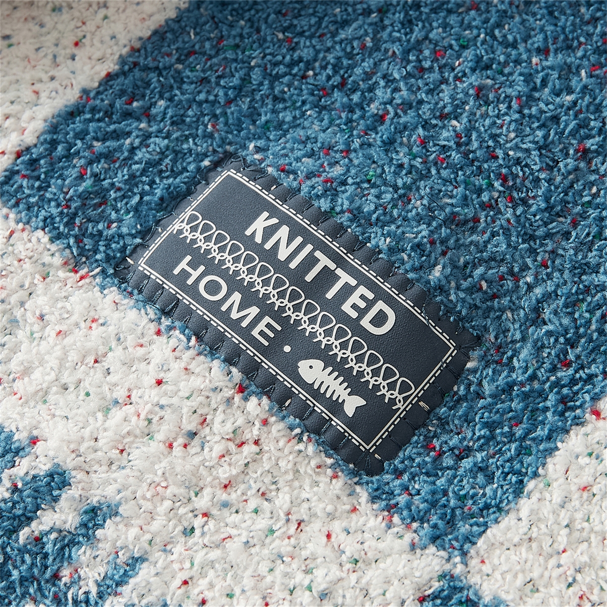 91家纺网 家纺一手货源 找家纺 暖绵绵 2025新款半边绒小樱桃毛毯 新品樱洛系列  （最低零售价：173元） 樱洛蓝色