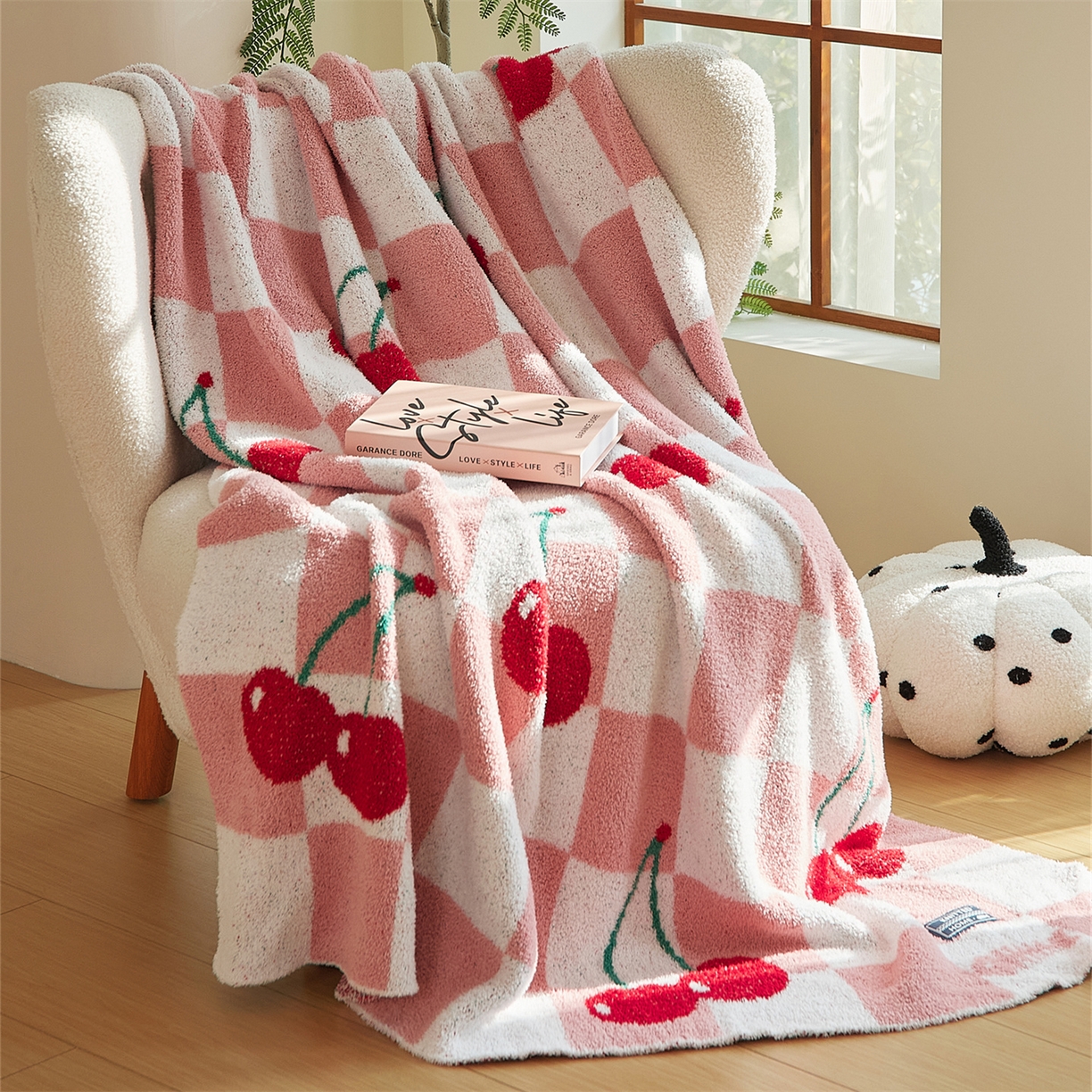 91家纺网 家纺一手货源 找家纺 暖绵绵 2025新款半边绒小樱桃毛毯 新品樱洛系列  （最低零售价：173元） 樱洛粉色