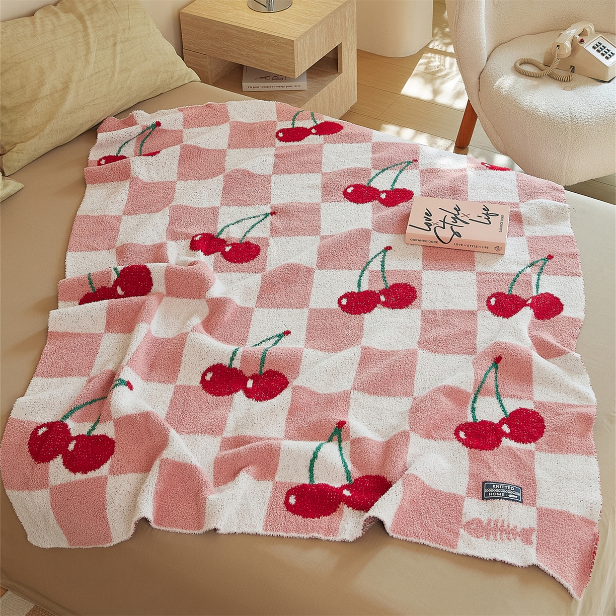 91家纺网 家纺一手货源 找家纺 暖绵绵 2025新款半边绒小樱桃毛毯 新品樱洛系列  （最低零售价：173元） 樱洛粉色