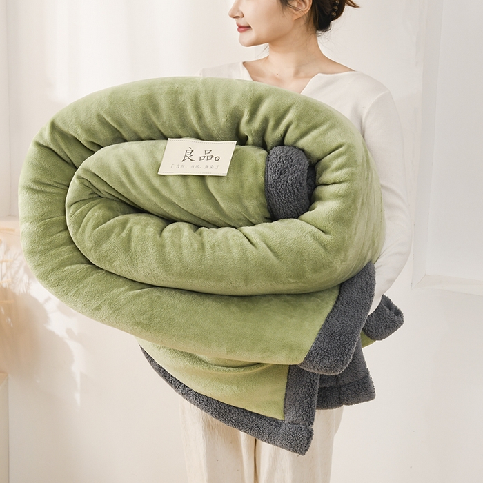 91家纺网 家纺一手货源 找家纺 （总）恋绒家纺 2025新款三层牛奶绒夹棉毛毯复合盖毯直播外贸毯子