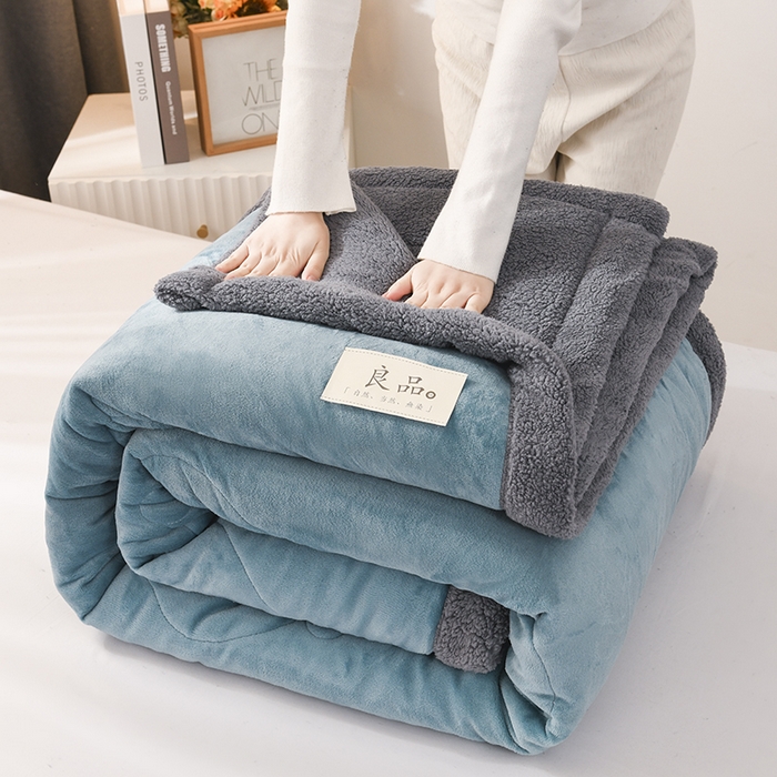 91家纺网 家纺一手货源 找家纺 （总）恋绒家纺 2025新款三层牛奶绒夹棉毛毯复合盖毯直播外贸毯子