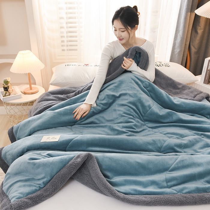 91家纺网 家纺一手货源 找家纺 （总）恋绒家纺 2025新款三层牛奶绒夹棉毛毯复合盖毯直播外贸毯子