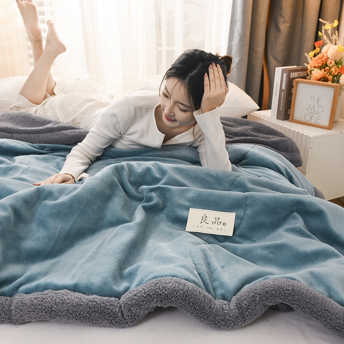 91家纺网 家纺一手货源 找家纺 （总）恋绒家纺 2025新款三层牛奶绒夹棉毛毯复合盖毯直播外贸毯子