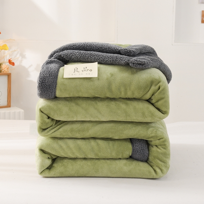 91家纺网 家纺一手货源 找家纺 恋绒家纺 2025新款三层牛奶绒夹棉毛毯复合盖毯直播外贸毯子 抹茶绿