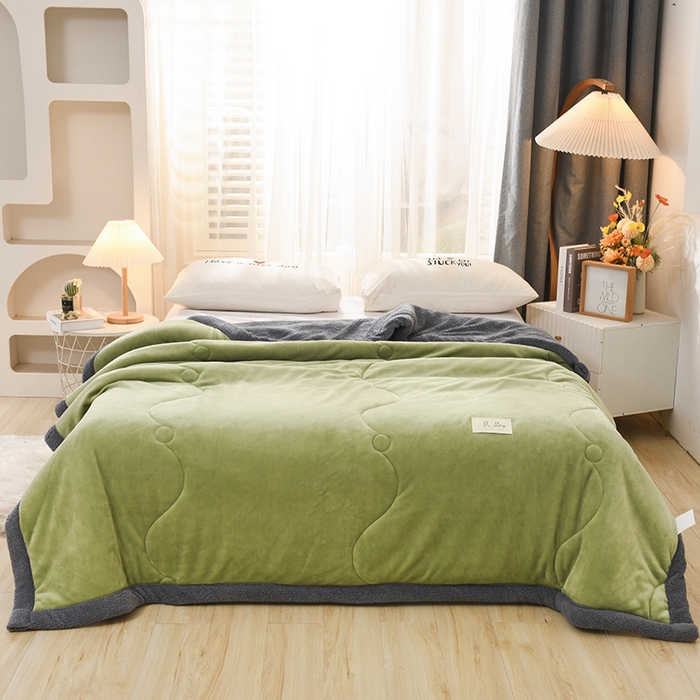 91家纺网 家纺一手货源 找家纺 恋绒家纺 2025新款三层牛奶绒夹棉毛毯复合盖毯直播外贸毯子 抹茶绿