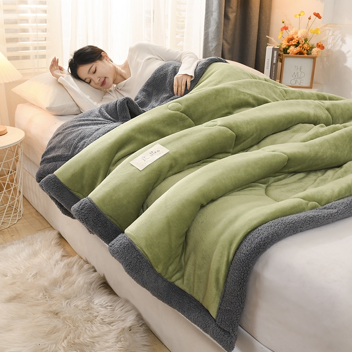 91家纺网 家纺一手货源 找家纺 恋绒家纺 2025新款三层牛奶绒夹棉毛毯复合盖毯直播外贸毯子 抹茶绿