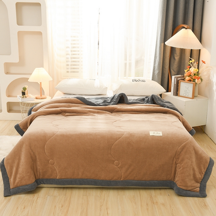 91家纺网 家纺一手货源 找家纺 恋绒家纺 2025新款三层牛奶绒夹棉毛毯复合盖毯直播外贸毯子 咖啡色