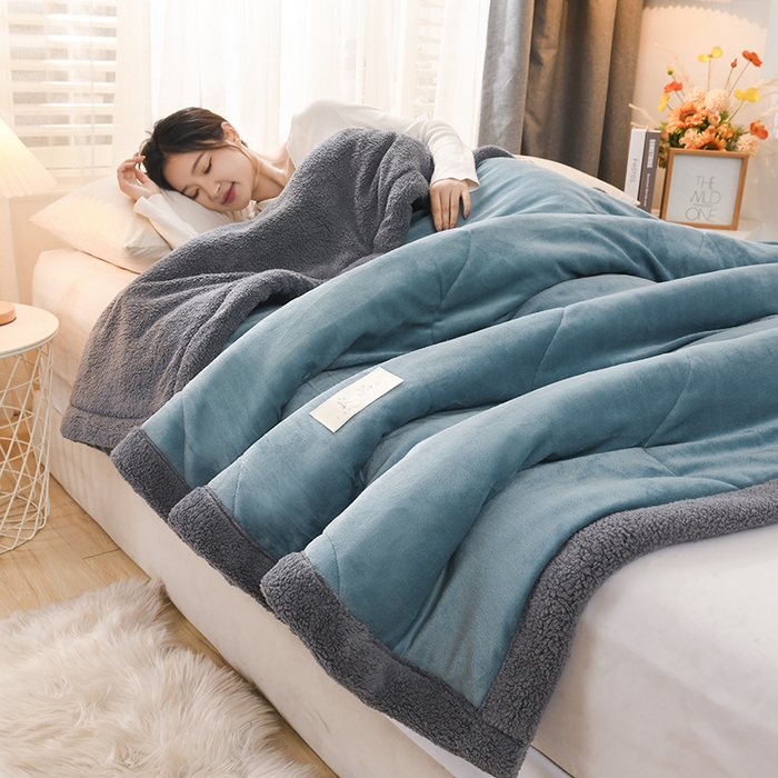 91家纺网 家纺一手货源 找家纺 恋绒家纺 2025新款三层牛奶绒夹棉毛毯复合盖毯直播外贸毯子 宝石蓝