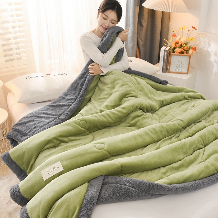 91家纺网 家纺一手货源 找家纺 恋绒家纺 2025新款三层牛奶绒夹棉毛毯复合盖毯直播外贸毯子 抹茶绿