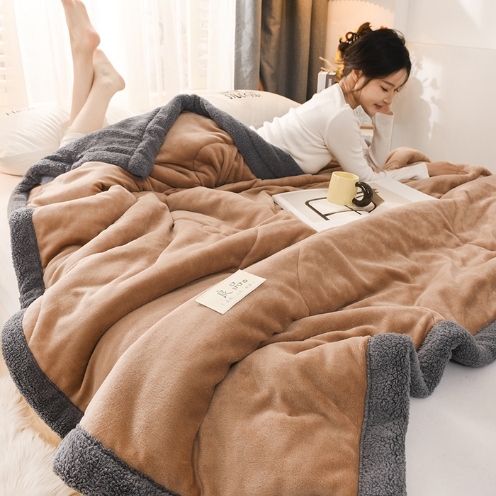 91家纺网 家纺一手货源 找家纺 恋绒家纺 2025新款三层牛奶绒夹棉毛毯复合盖毯直播外贸毯子 咖啡色