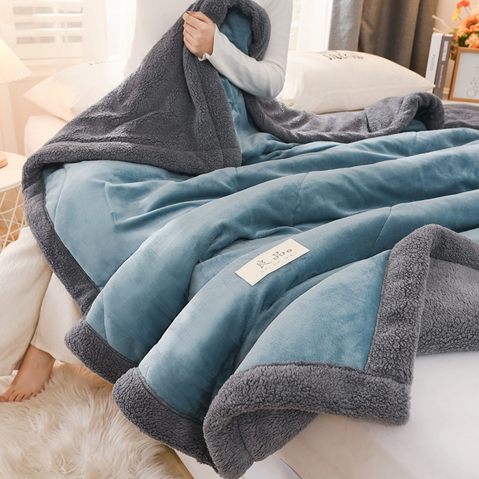 91家纺网 家纺一手货源 找家纺 恋绒家纺 2025新款三层牛奶绒夹棉毛毯复合盖毯直播外贸毯子 宝石蓝