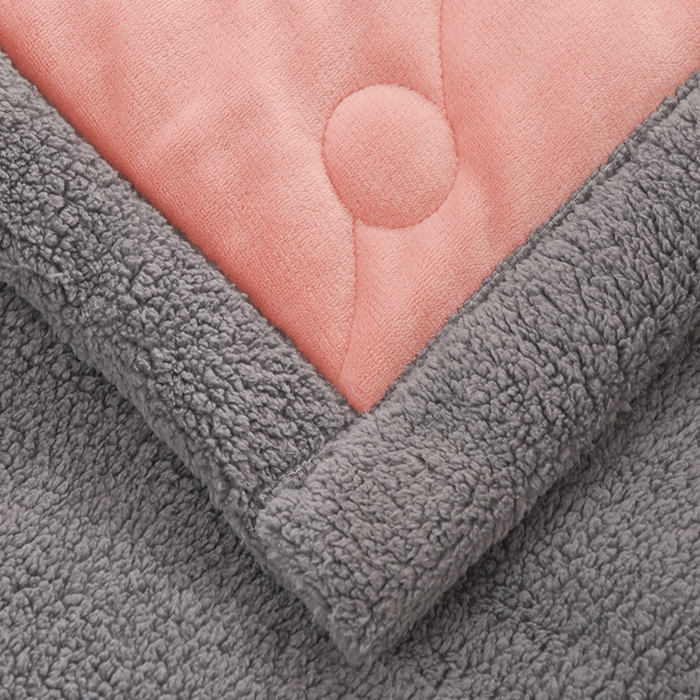 91家纺网 家纺一手货源 找家纺 恋绒家纺 2025新款三层牛奶绒夹棉毛毯复合盖毯直播外贸毯子 粉玉色