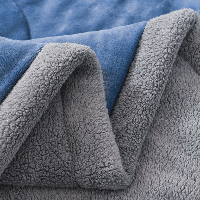 91家纺网 家纺一手货源 找家纺 恋绒家纺 2025新款三层牛奶绒夹棉毛毯复合盖毯直播外贸毯子 湛蓝色