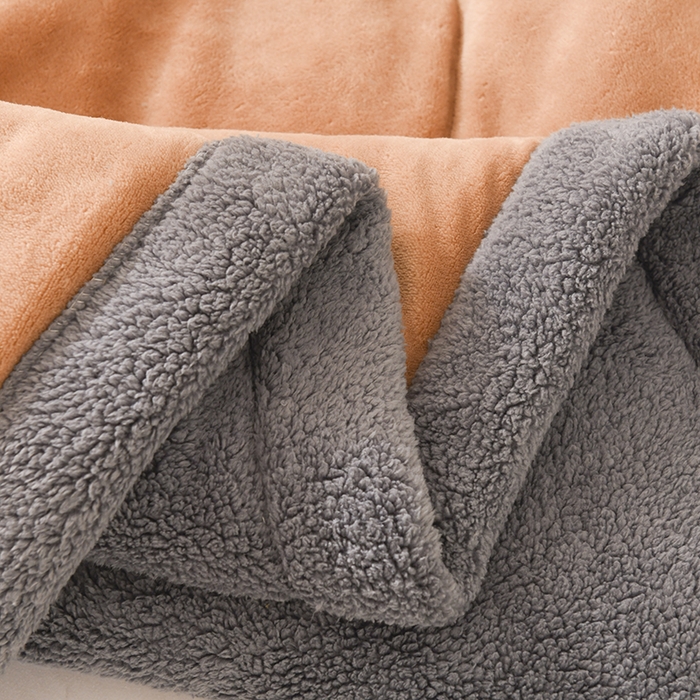 91家纺网 家纺一手货源 找家纺 恋绒家纺 2025新款三层牛奶绒夹棉毛毯复合盖毯直播外贸毯子 咖啡色