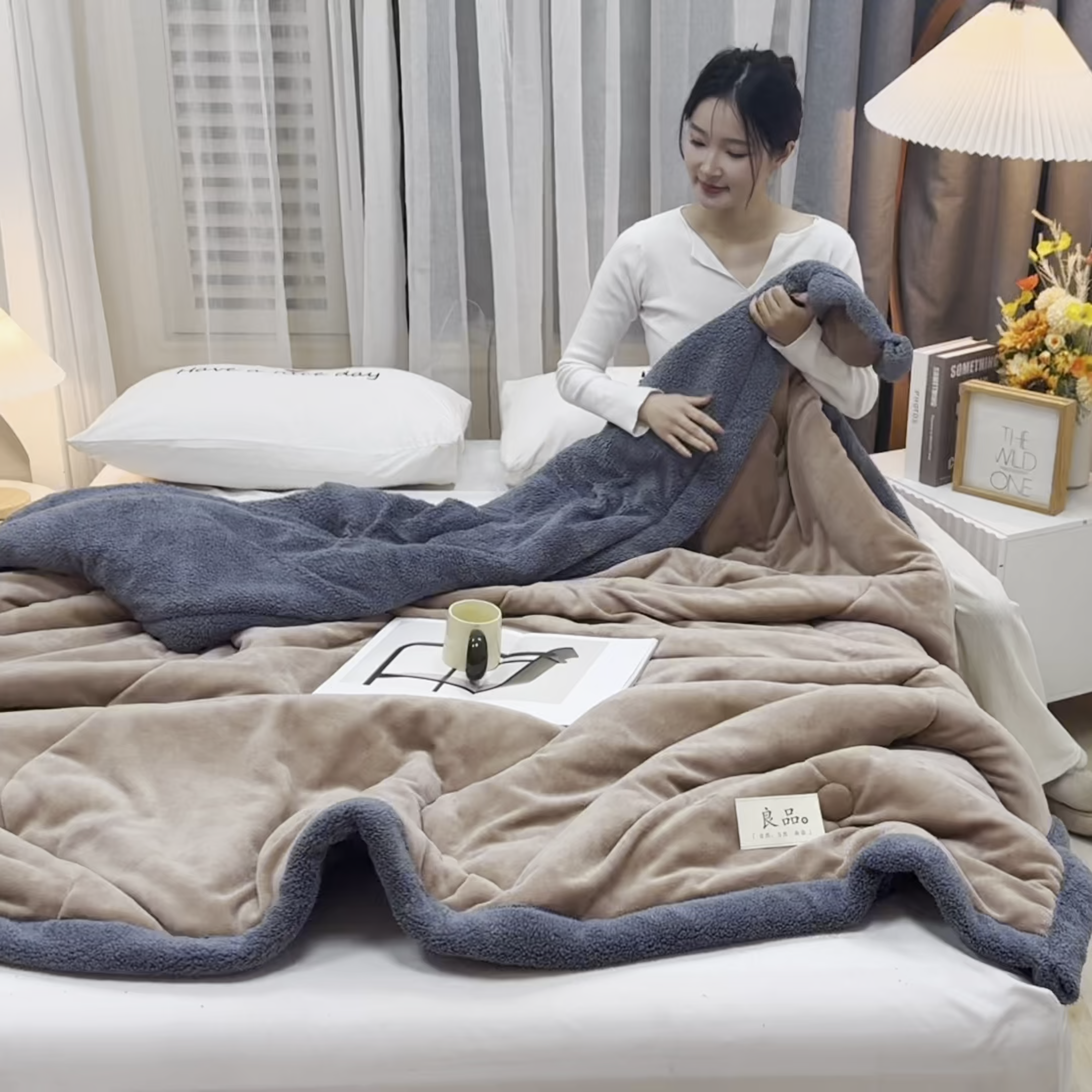 91家纺网 家纺一手货源 找家纺 恋绒家纺 2025新款三层牛奶绒夹棉毛毯复合盖毯直播外贸毯子 咖啡色