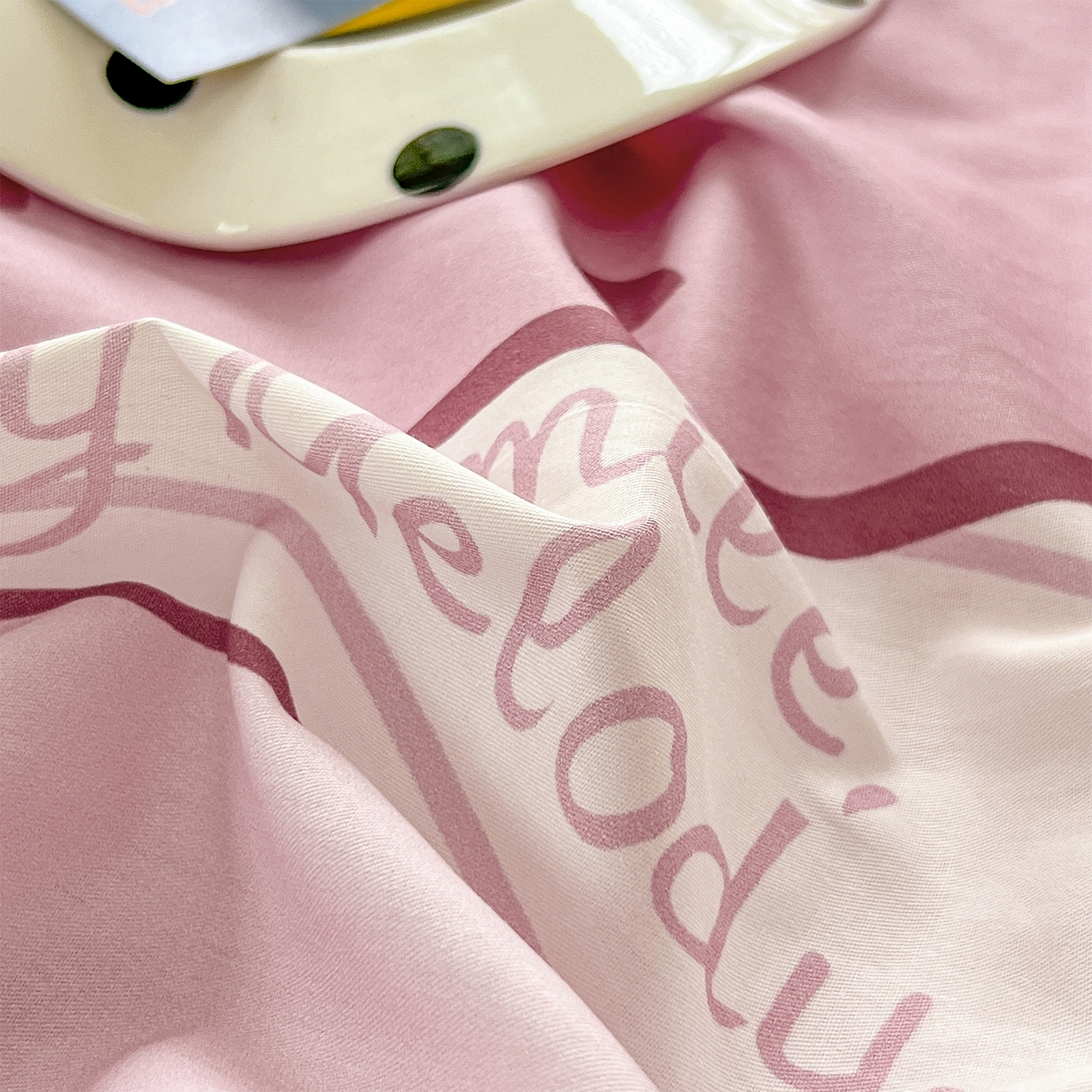 91家纺网 家纺一手货源 找家纺 玉元坊 2025新款正版授权三丽鸥系列全棉纯棉三四件套 基础款 粉兔草莓-基础款