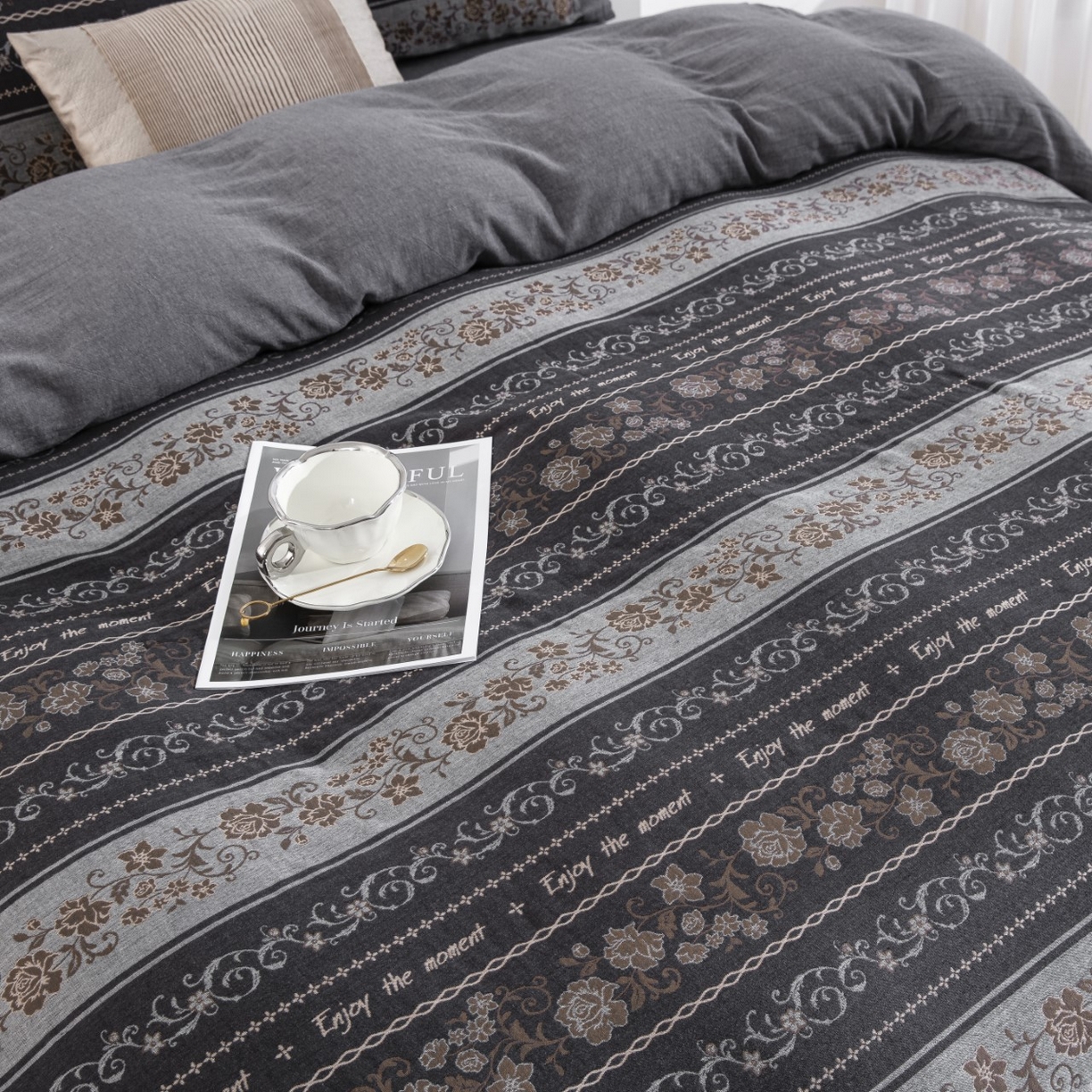 91家纺网 家纺一手货源 找家纺 （总）仰望棉麻双层纱供应链 2026新款全棉色织提花双层纱纽扣款四件套--冬日繁花灰