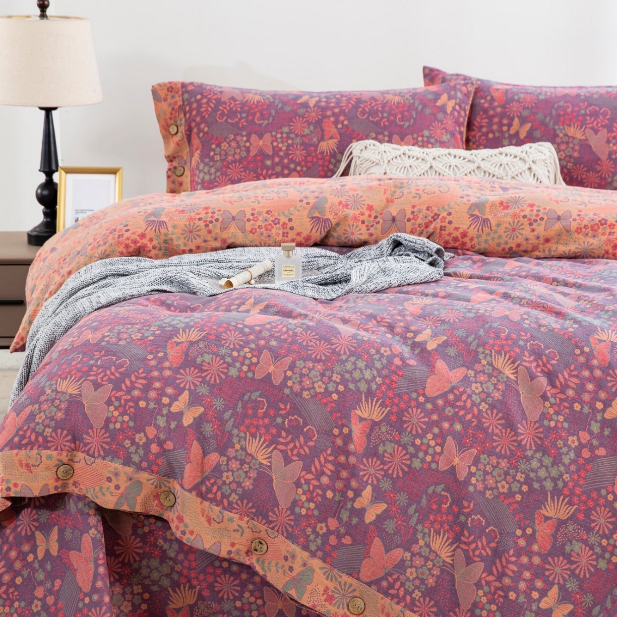 91家纺网 家纺一手货源 找家纺 （总）仰望棉麻双层纱供应链 2026新款全棉色织提花双层纱纽扣款四件套--蝶恋花-紫罗兰