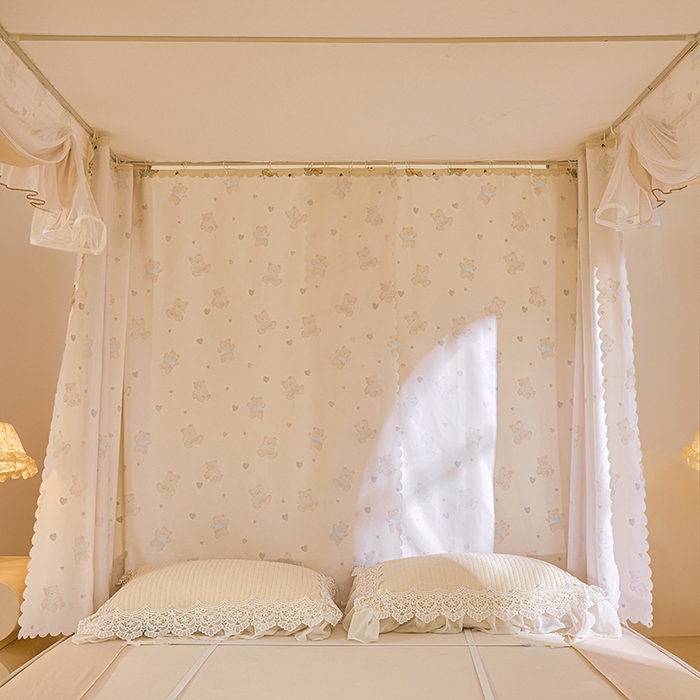 91家纺网 家纺一手货源 找家纺 锦逸家居 2026新款遮光坐床蚊帐 抱抱熊（带遮光帘款）