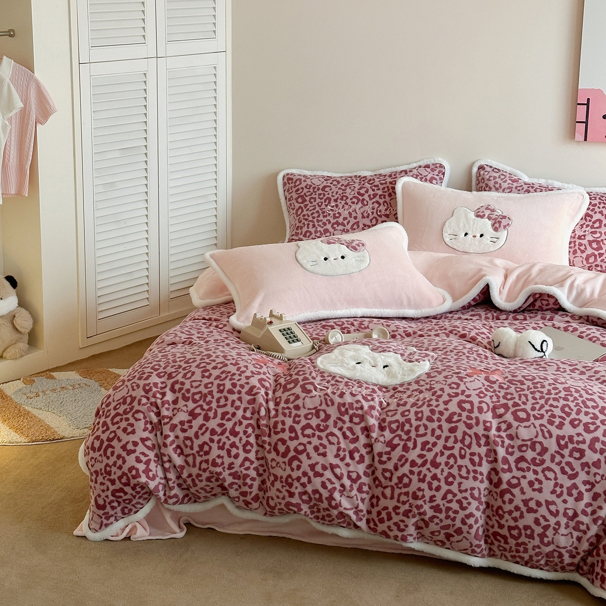 91家纺网 家纺一手货源 找家纺 （总）桃子家居 2026新款A类新年限定兔毛贴布绣猫咪可爱公主兔毛包边工艺款加厚牛奶绒四件套