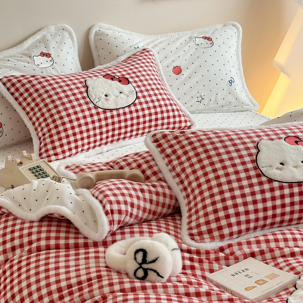 91家纺网 家纺一手货源 找家纺 桃子家居 2026新款A类新年限定兔毛贴布绣猫咪可爱公主兔毛包边工艺款加厚牛奶绒四件套 绒贴布绣-喵喵公主白