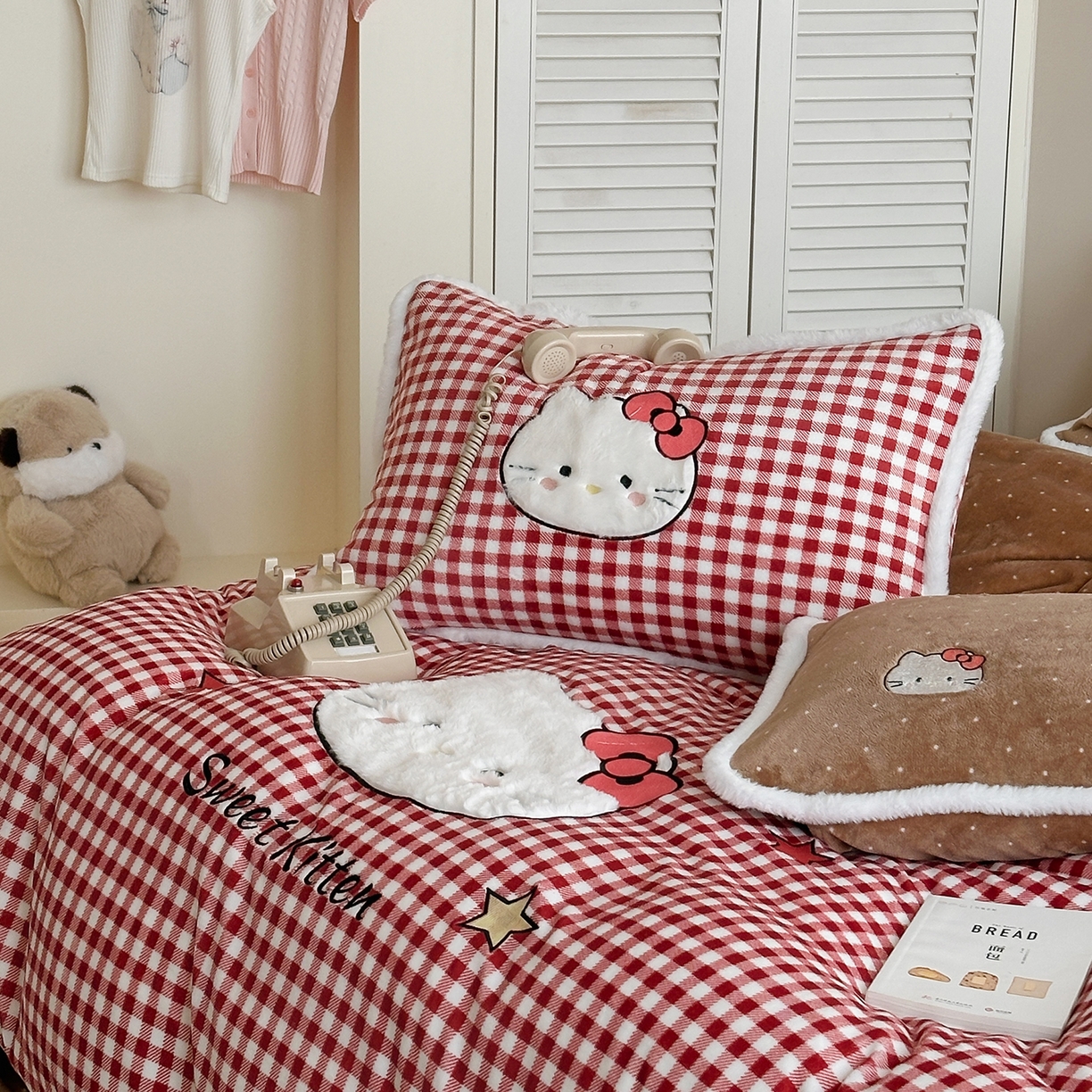 91家纺网 家纺一手货源 找家纺 桃子家居 2026新款A类新年限定兔毛贴布绣猫咪可爱公主兔毛包边工艺款加厚牛奶绒四件套 绒贴布绣-喵喵公主咖