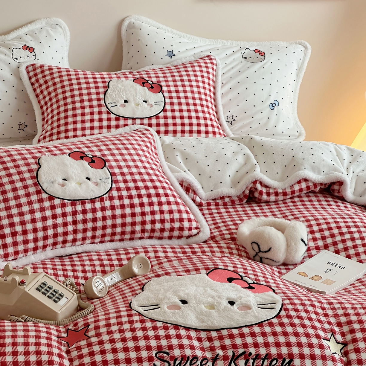 91家纺网 家纺一手货源 找家纺 桃子家居 2026新款A类新年限定兔毛贴布绣猫咪可爱公主兔毛包边工艺款加厚牛奶绒四件套 绒贴布绣-喵喵公主白