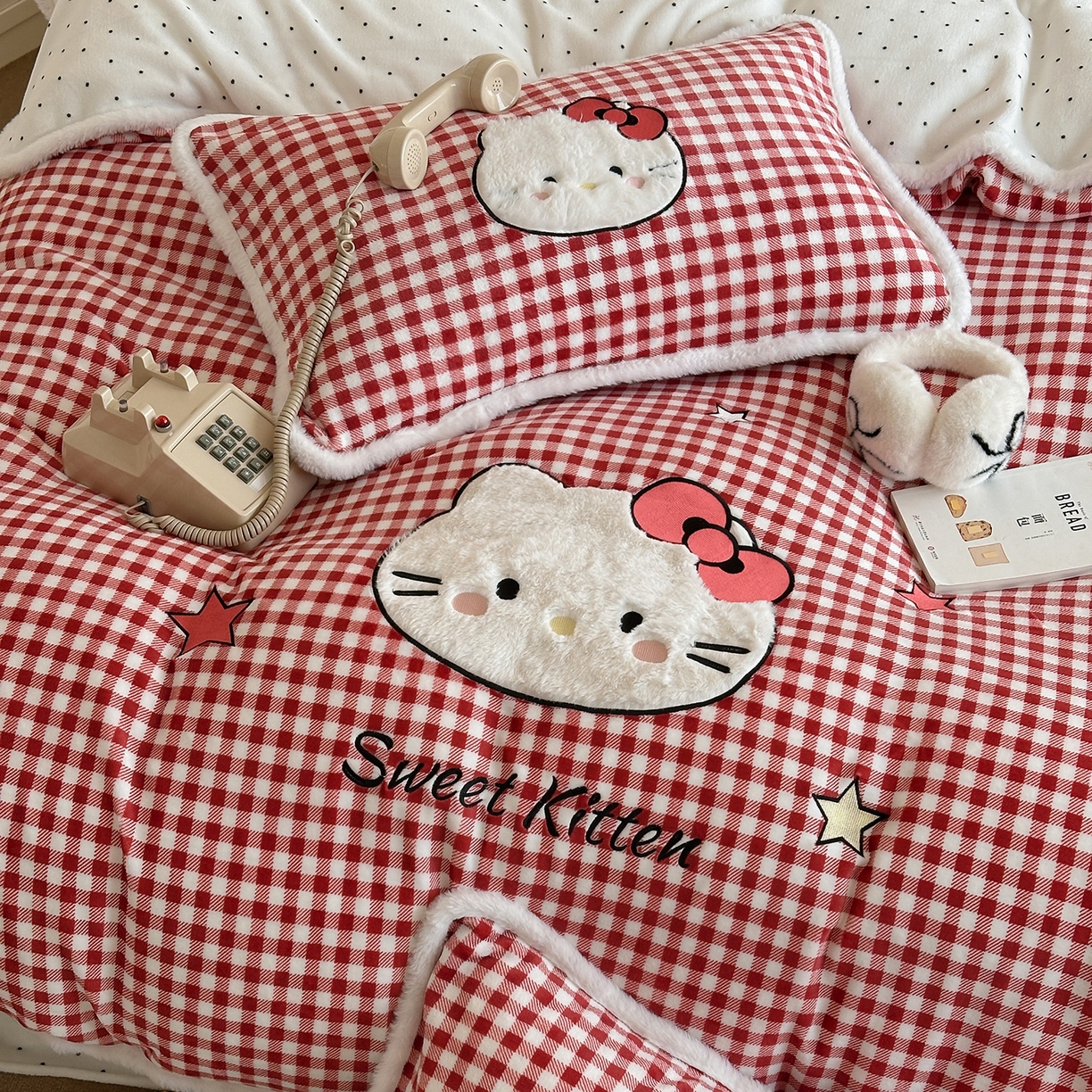 91家纺网 家纺一手货源 找家纺 桃子家居 2026新款A类新年限定兔毛贴布绣猫咪可爱公主兔毛包边工艺款加厚牛奶绒四件套 绒贴布绣-喵喵公主白