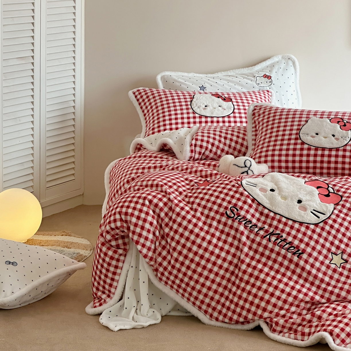 91家纺网 家纺一手货源 找家纺 桃子家居 2026新款A类新年限定兔毛贴布绣猫咪可爱公主兔毛包边工艺款加厚牛奶绒四件套 绒贴布绣-喵喵公主白