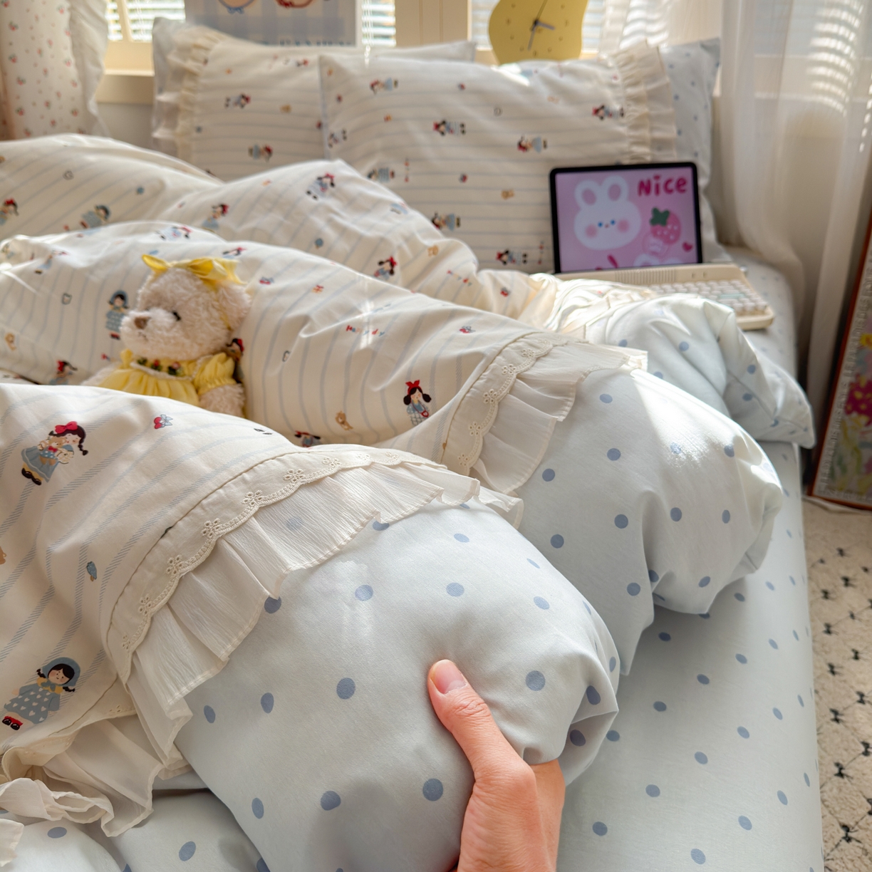 91家纺网 家纺一手货源 找家纺 乐童家纺 2026新款全棉纯棉拼接花边小清新工艺款四件套 少女日记