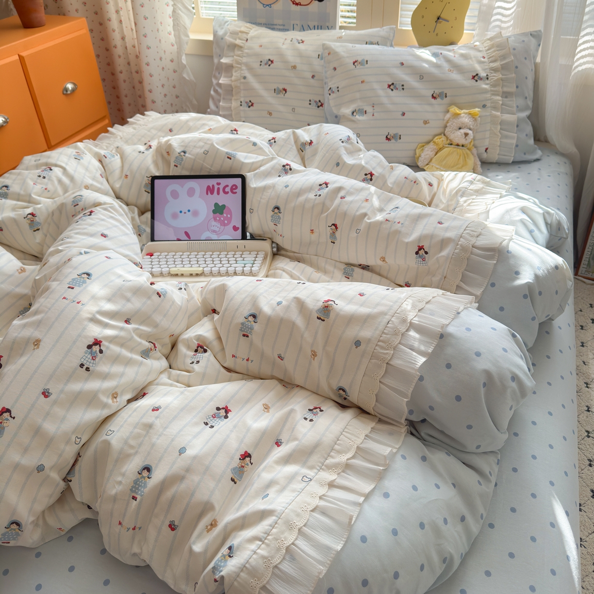 91家纺网 家纺一手货源 找家纺 乐童家纺 2026新款全棉纯棉拼接花边小清新工艺款四件套 少女日记