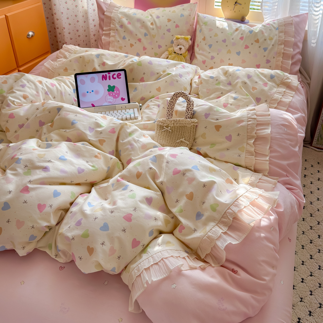 91家纺网 家纺一手货源 找家纺 乐童家纺 2026新款全棉纯棉拼接花边小清新工艺款四件套 心跳瞬间